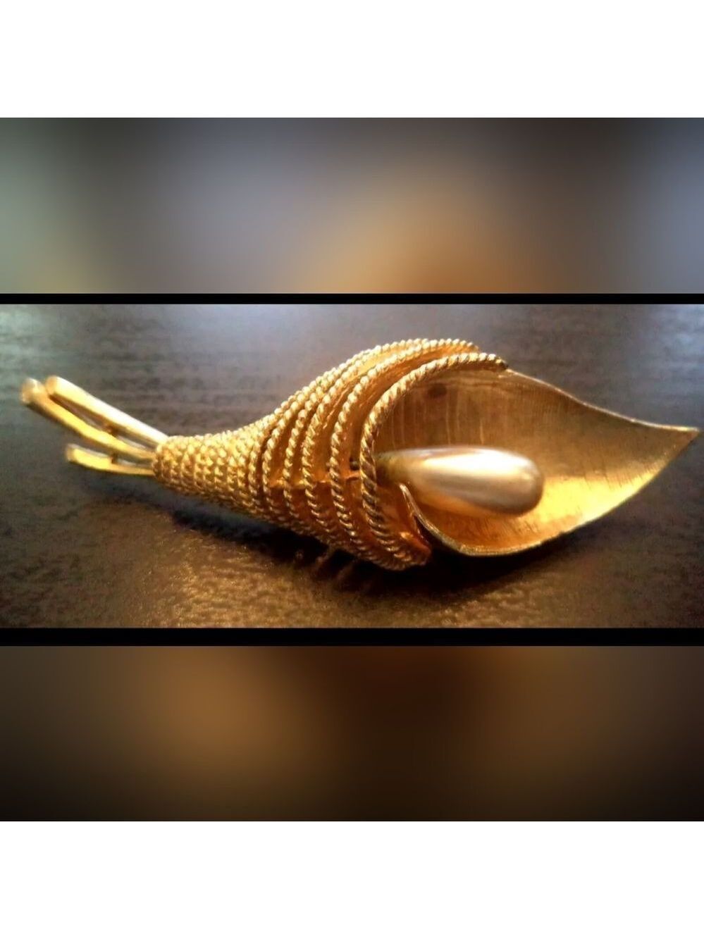 VINTAGE ESTATE PEARL GOLD TONE FLORAL 3 1/8" BROOCH